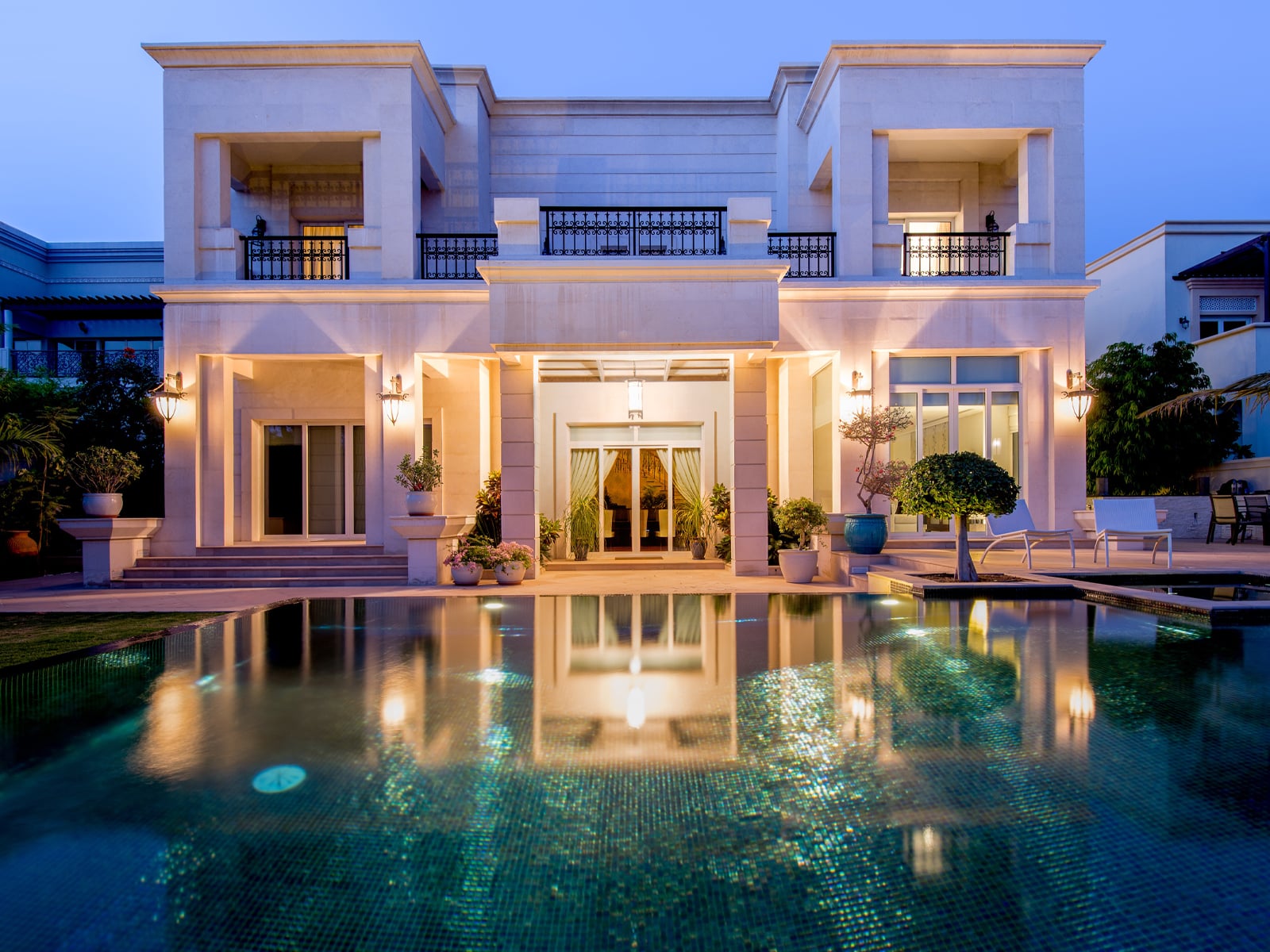 Ebano-Iris-Mosaic-POOLTILES-Ezarri4